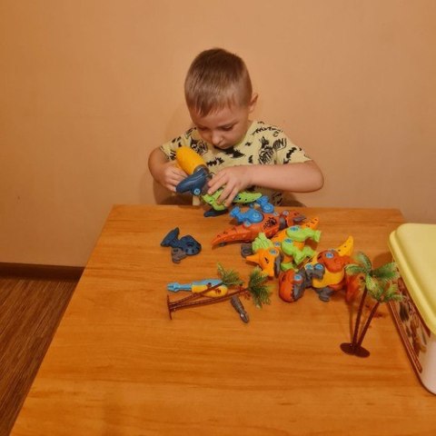Zestaw konstrukcyjny - dinozaury 24723 Zestaw konstrukcyjny - dinozaury 24723